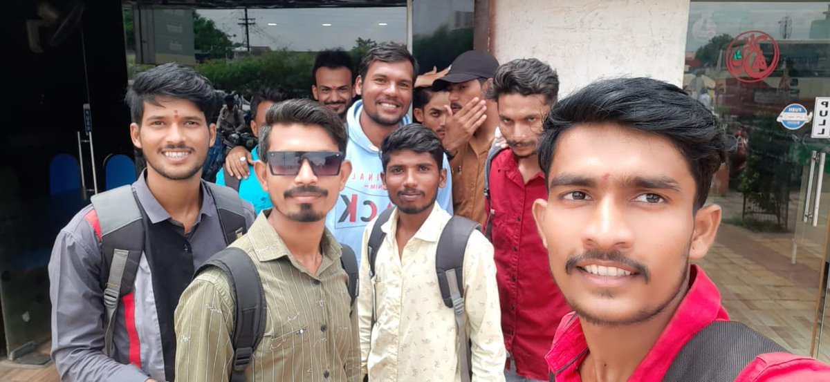 Sanket_Jagtap_'s tweet image. College Life 💫❤️🖤

#College_life #Single_boy #Sanket_Jagtap