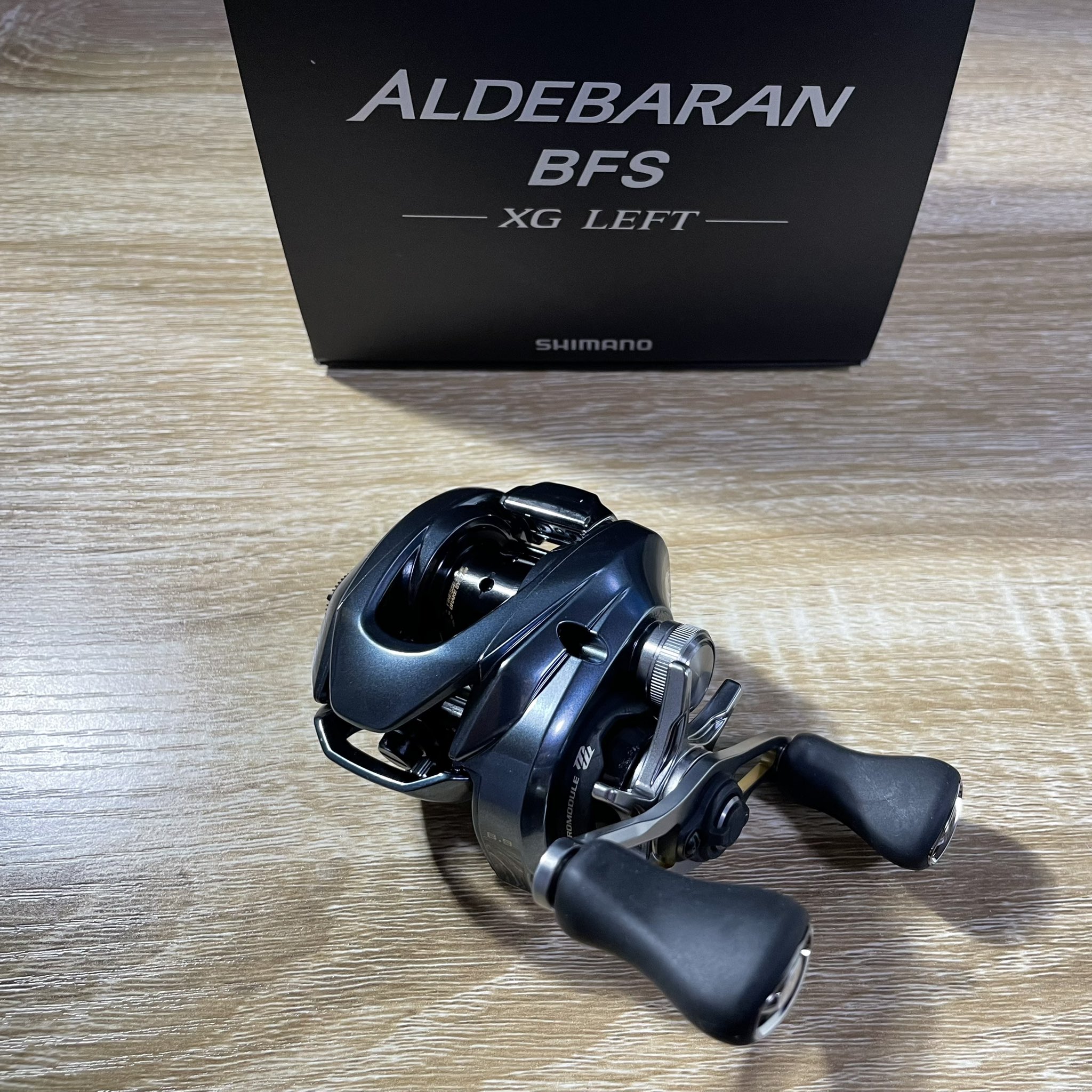 たにやん 結局ロッドを買うと 見合ったスペックのリールも欲しくなって買っちゃうというある意味必然な流れ カラーリングの青系統も似てて良し アルデバランbfs ブルーカレント3 T Co Q8u4k10eqy Twitter