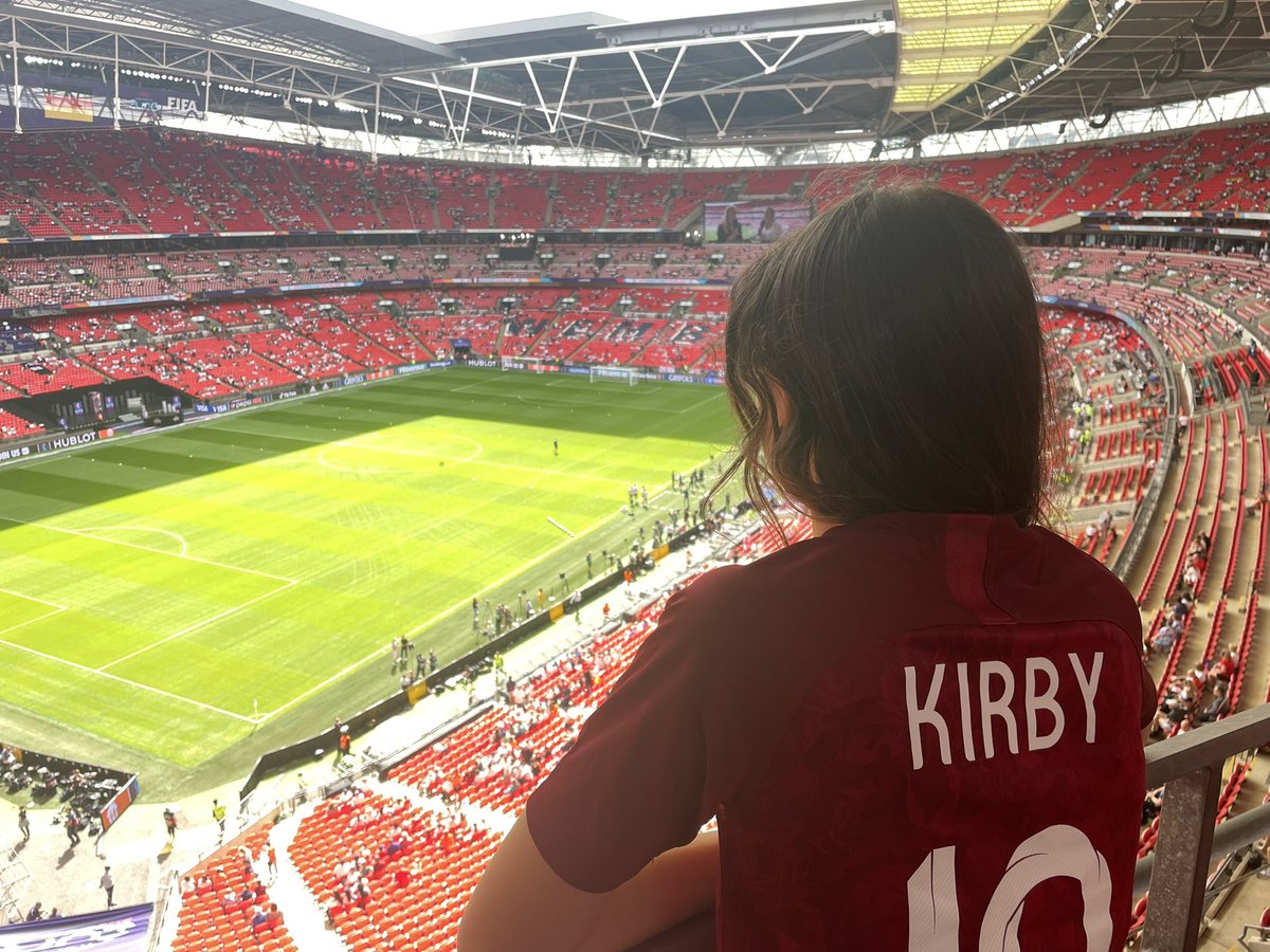 So then, which teams do we have here today?
U13 Swans represented, wearing the shirt of local legend <a href="/frankirby/">Fran Kirby</a> - just seen she’s starting so 🤞for a great performance!
#WEuro2022Final #WEURO2020 

An U16 Ranger spotted too 👀