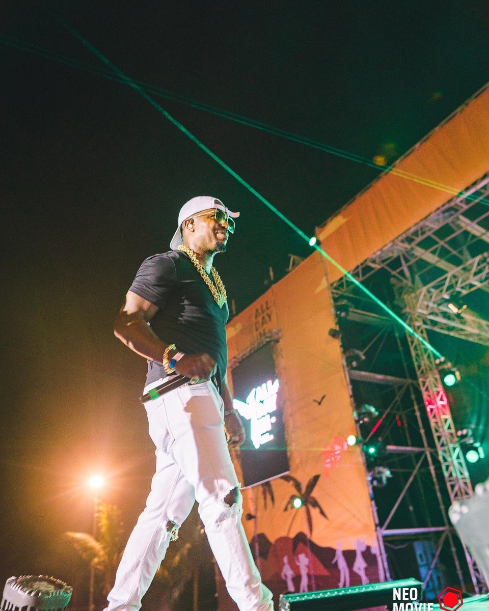 medhericdragz's tweet photo. @ADIMusicFest 🔥Avec un peu de retard 📸c était un moment magique 🌴 ! #ADI2022 @tufekwa #apdklife #guadeloupe #neomoviemaker https://t.co/WeCfX41NgX