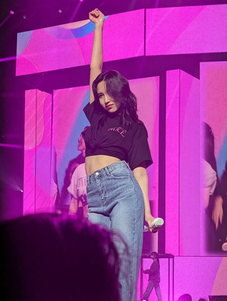 mnfeeds's tweet photo. how myoui mina looks in real life https://t.co/FOYvp4mHJo