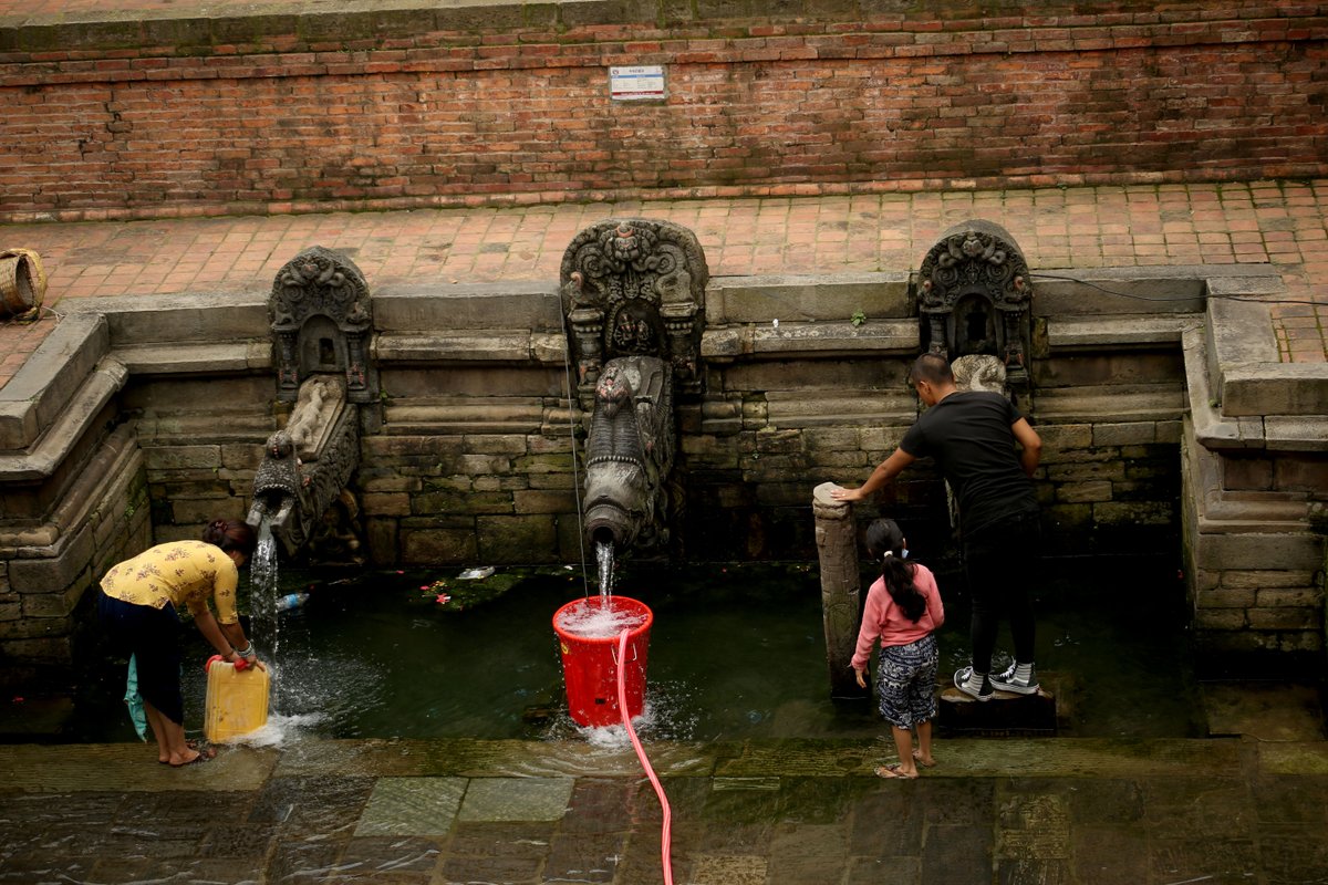 karobar_daily's tweet image. ललितपुरको पाटन दरबार स्क्वायरस्थित मंगल हिटीमा पानी खाँदै स्थानीय ।
karobardaily.com/news/195380
@karobar_daily @ekarobar_daily #lalitpur #patan #durbar #square #mangal #hiti #local #drinking #water