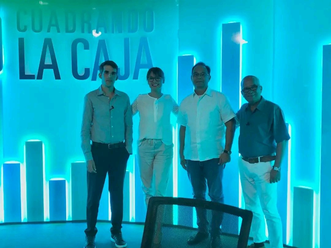 Este domingo a las 7pm en el programa <a href="/CuadrandoLaCaja/">Cuadrando La Caja</a> conversarán sobre las colas en #Cuba con un panel diverso y competente para abordar tan complejo y sensible tema. Con la participación Ing. Fermín Rivas Sotomayor <a href="/frivasoto/">Fermin Rivas Sotomayor</a>, profesor de nuesta #Cujae. #CuadrandoLaCaja #Cuba