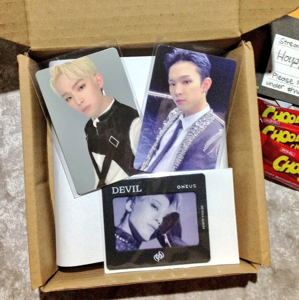 seo_banggu's tweet photo. I was surprised when I got home bcs of this!! I feel so lucky & happy bestieee @d_ngjyou! Thank you sm for making me adopt leedo π«Ά I'll take care of him from now on π₯Ή aND FOR THE KEONHEE & sweet FREEBIES?! IM GONNA CRI IT'S TOO PRETTY! ilysm π₯Ίπ€#naefeedbacks @official_ONEUS https://t.co/Eyp5Bu279J