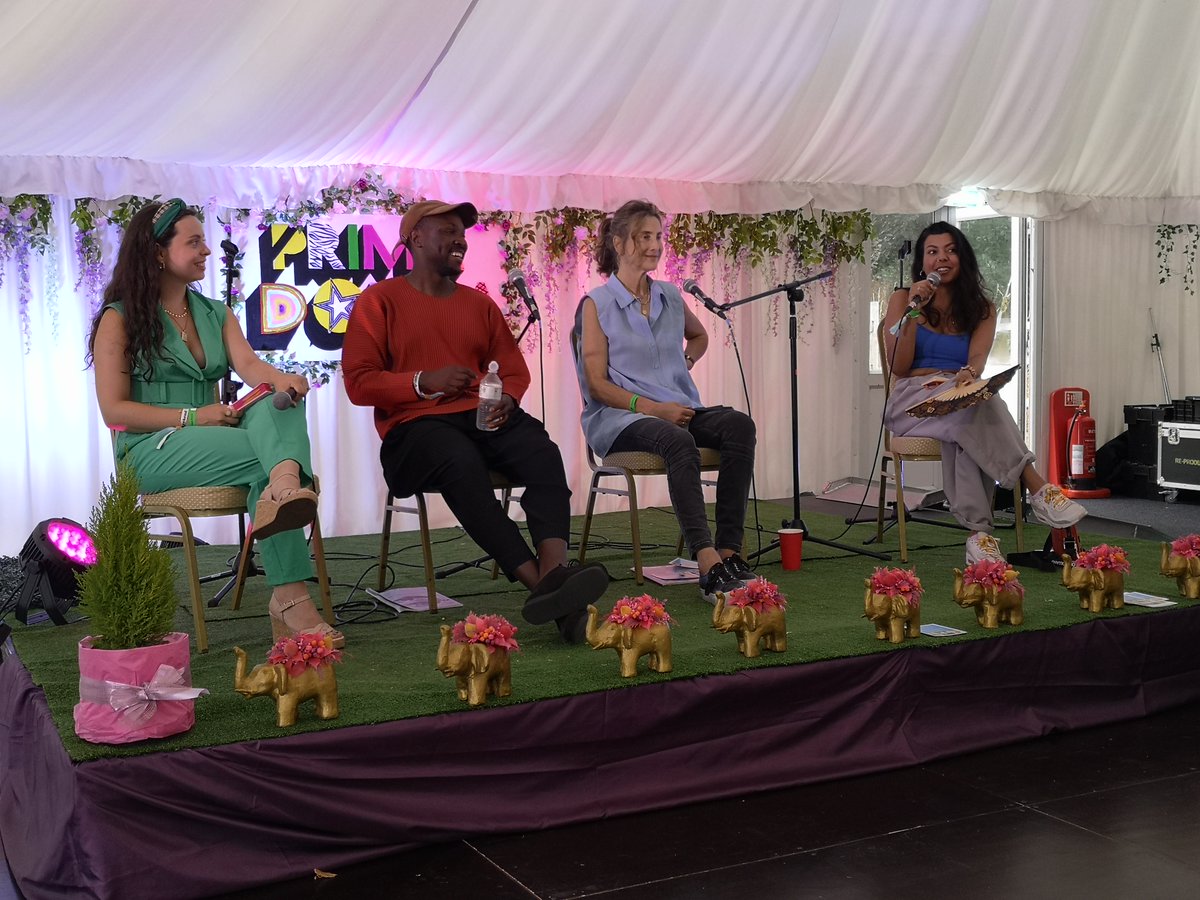 AliceVSherwood's tweet photo. Big shout out and thanks to the Top Women @PrimadonnaFest incl. @catherine_mayer @ceriley7 @amie_corry and fellow panellists/chair @symeonbrown @sophiasgaler @kieran_yates... 'The World As It Should Be' https://t.co/v9CsPro8CI
#AuthenticityBook https://t.co/ldXNadkIJp