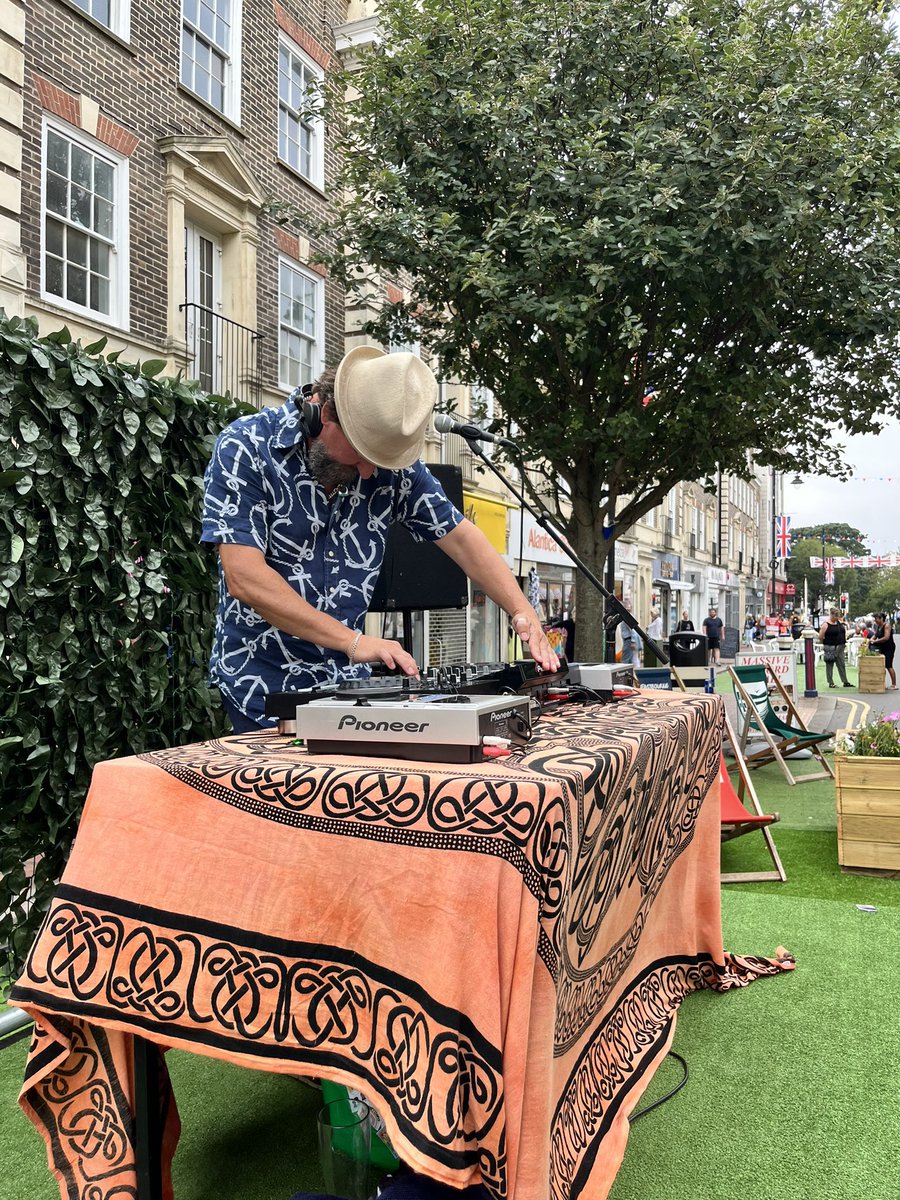 Royal Connaught tweet media