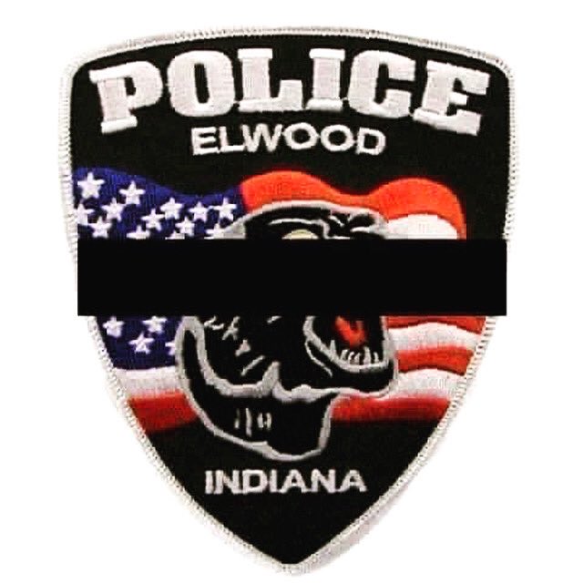 HowardCountyEMA's tweet photo. An Elwood officer as been killed in the line of duty early this morning. Our thoughts and prayers go out to all the lives that have been touch by the heartbreaking news. 💙🖤💙 https://t.co/TxyynNhVfb