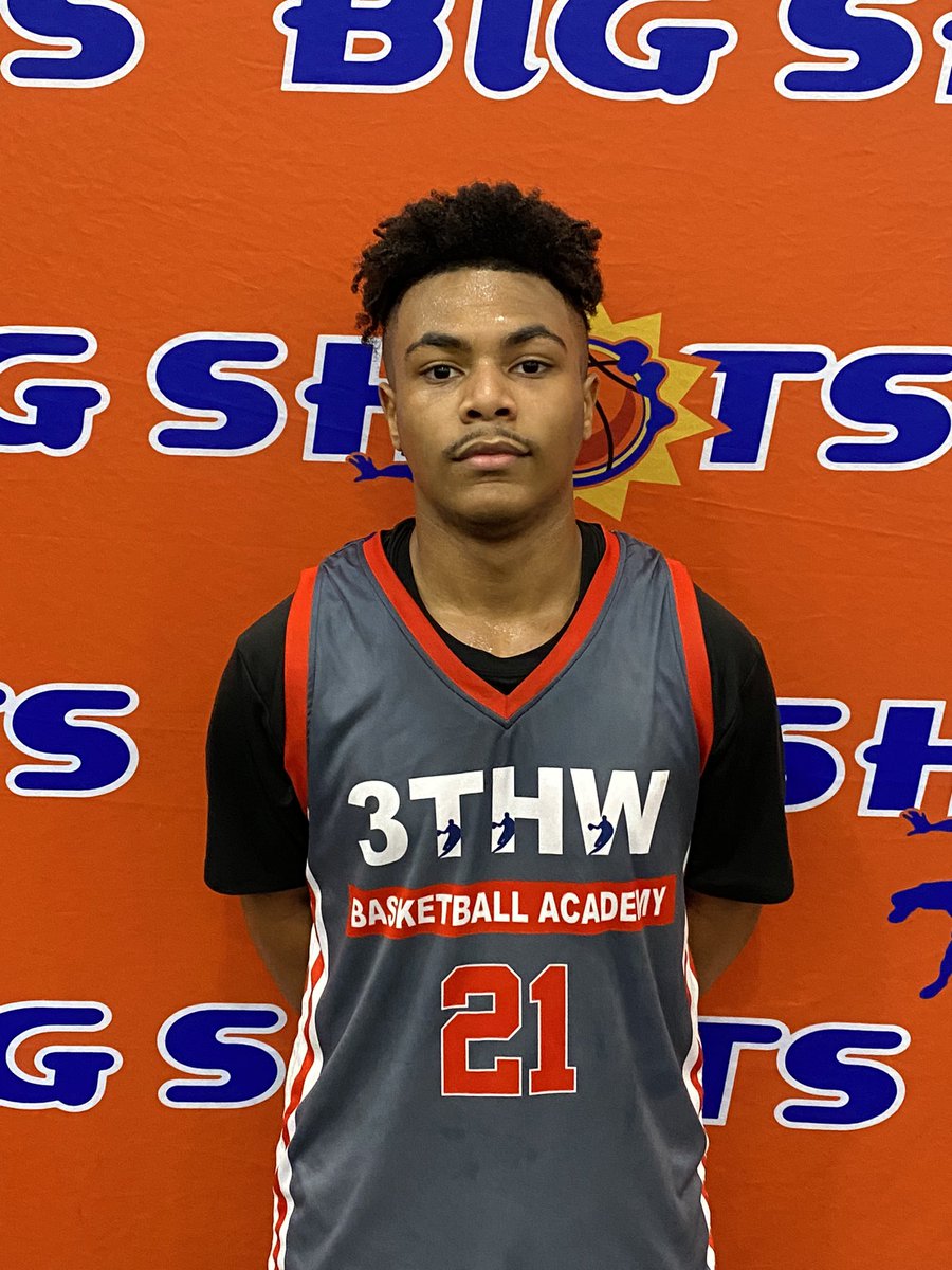 BigShotsGlobal's tweet photo. #Bigshots #Spookynook

16U

3 The Hard Way Basketball Academy 46
#4 Jacob Earle 13
#21 Nicholas Mattison 13

Team Impact-Grey 36 
#57 Kobi Gyan 12 https://t.co/IOnyJKh6Ez