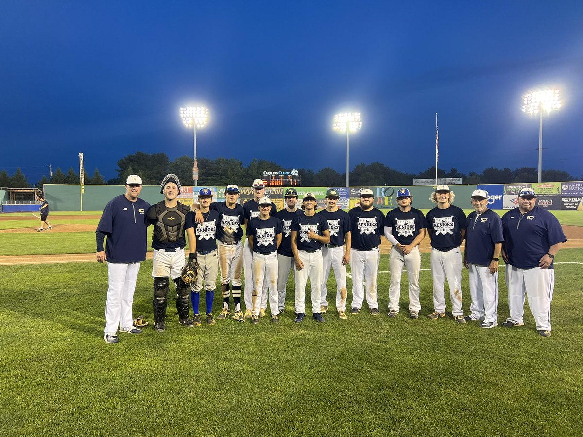 Fun night for seniors in the area with Roanoke-Salem HOF game last night
Enjoyed our Cburg seniors playing with seniors from <a href="/BHSBruinsBASE/">Blacksburg Baseball</a> and <a href="/glenvarbsbl/">Glenvar Baseball</a> 
Best of luck to all in their future endeavors