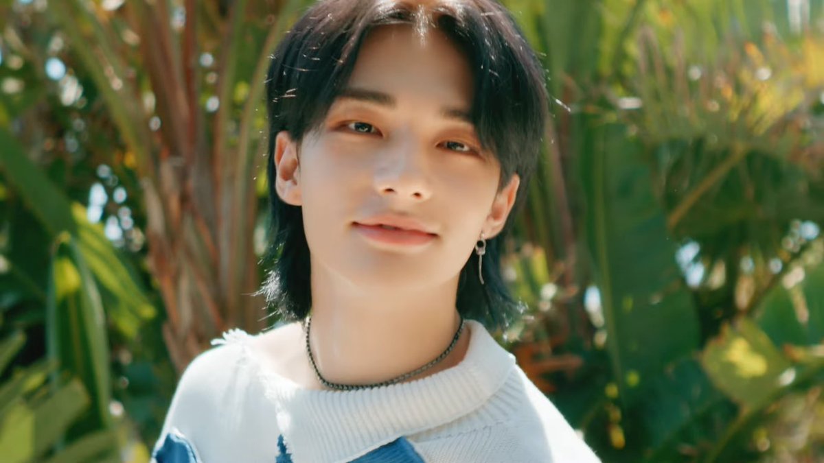 hyunjinpost's tweet photo. mixtape: time out https://t.co/zFd9RIStf4