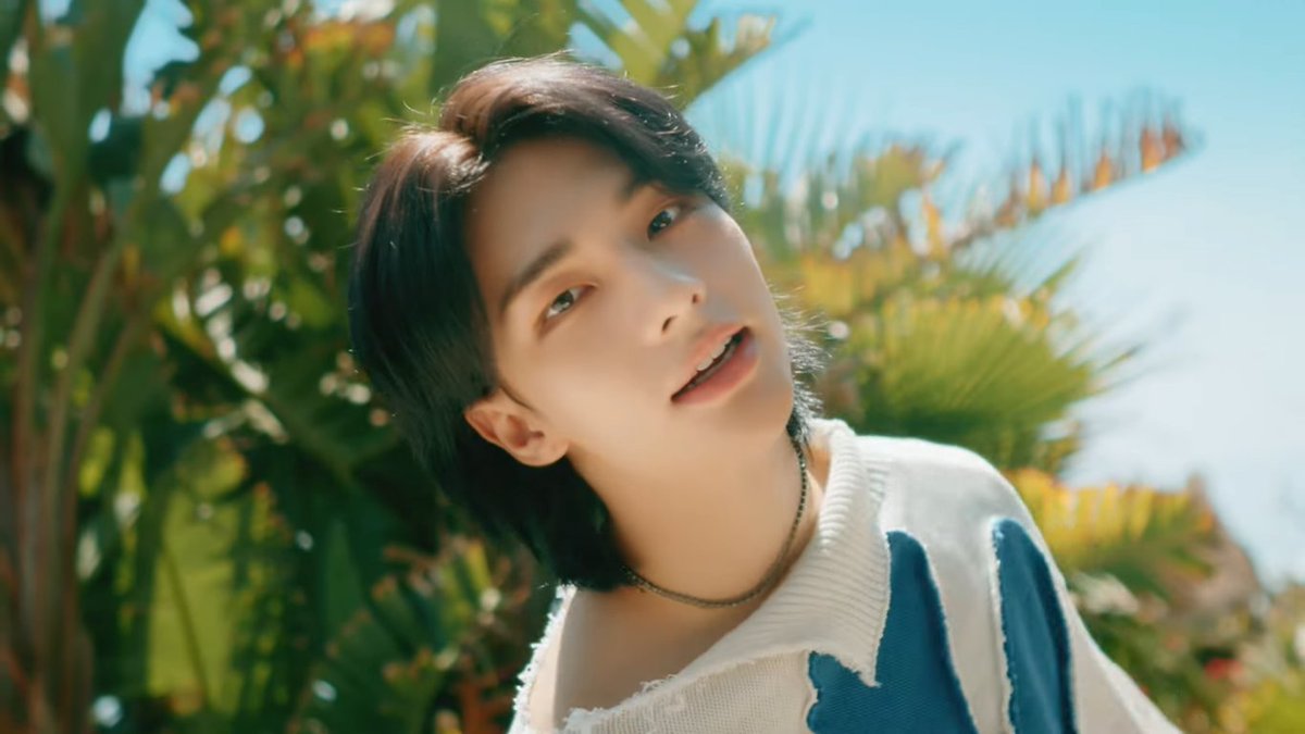 hyunjinpost's tweet photo. mixtape: time out https://t.co/zFd9RIStf4