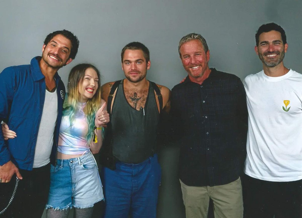 JustDee080's tweet photo. Can honestly say what a lovely group of people ❤️ I was so nervous today @tylergposey thank you for being so patient and taking my letter to read, I'm really looking forward to the film, can't wait to see you all again at a Convention ☺️ @tylerhoechlin
@lindenashby
@DSprayberry https://t.co/MPr0UjhWhu