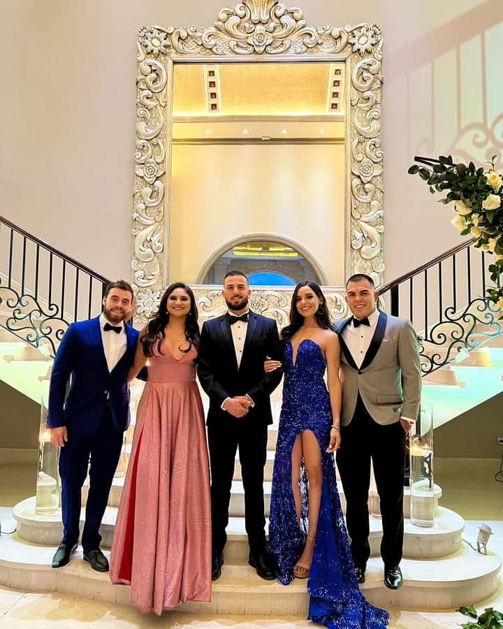 DavidExatlon's tweet photo. Tan hermosos 😍😍 azul para siempre 😍✨💙💙💙💙💙 @davidjuarezmx @Doris_EXATLON @kenomartell @ascencio_cass https://t.co/niLqogcvBb