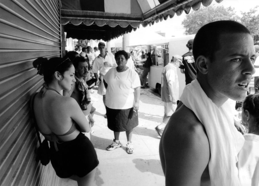 AlbertVatveri's tweet photo. #albertvatveri #photography #photographer #contemporaryart #Leica #nikon #35mm #miamiartist #photolondon #cubanamericanartist #parisphoto - #miami c.1999 https://t.co/PmdmyMM6tY
