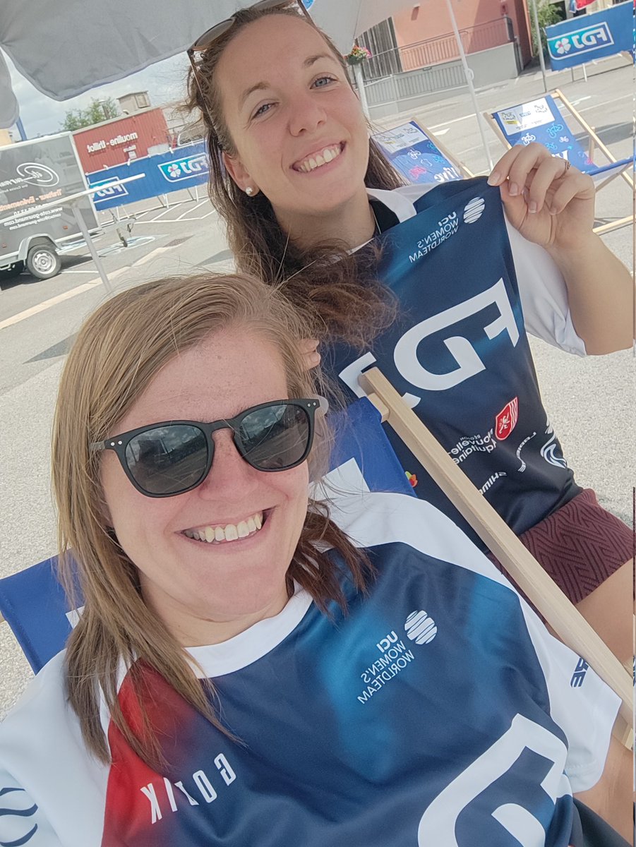 BaltzerVanessa's tweet photo. #TourdeFranceFemmes2022  🚴🏼‍♀️🇨🇵 dans la fan zone de la @FDJsport !

Super expérience ! Merci #FDJsport ! https://t.co/pBmBVTSQq0