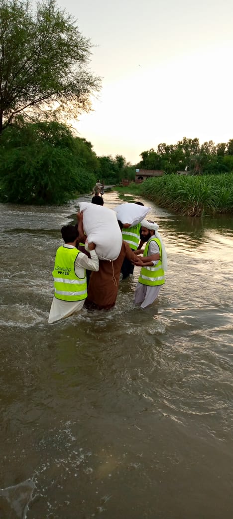 sparkmdcat's tweet photo. Not here to compete anyone, but to serve and to make others serve nation as well.
#خاموش_انتظامیہ_ڈوبتا_بلوچستان 
#قوم_کےمحافظ_لبیک_والے 
#ترجمان_نبی_ہم_زبان_نبی https://t.co/WRQdjxw87z