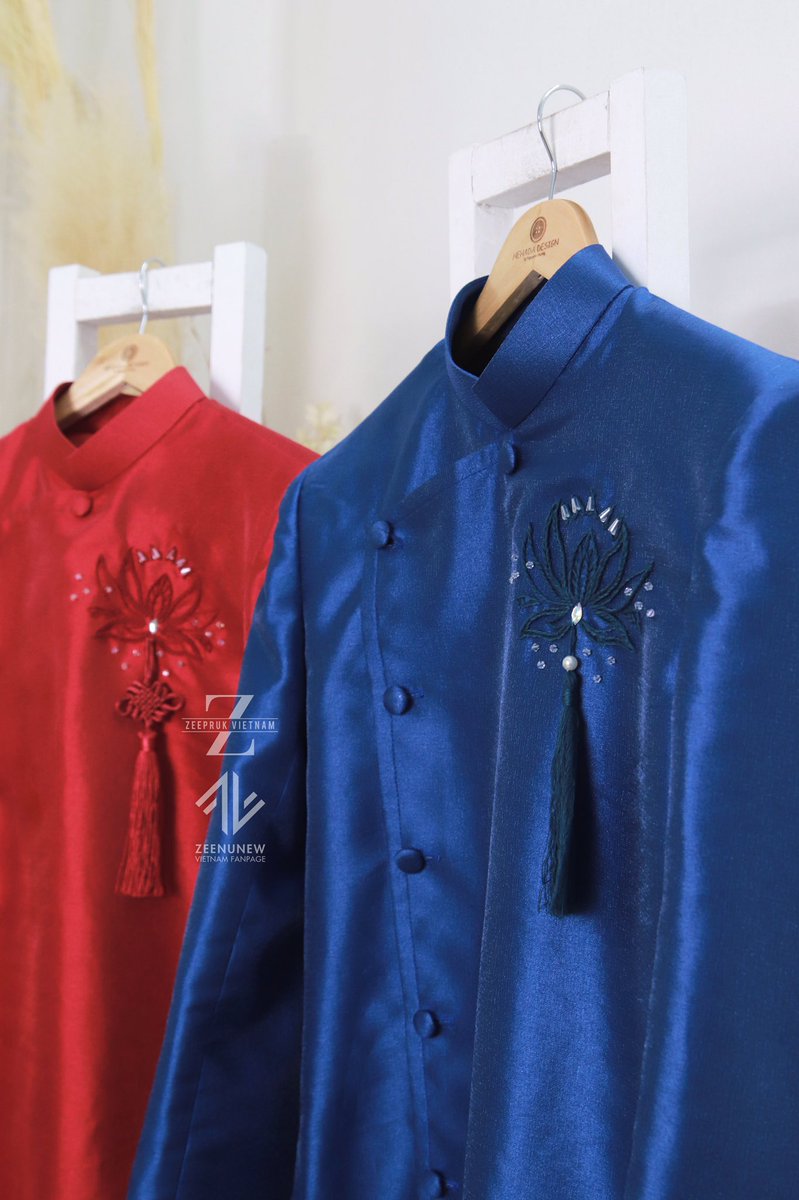 ZeePrukVN's tweet photo. It's an honor and a burst of emotion seeing our ZeeNuNew wearing our "Ao Dai"- A gift by @ZeePrukVN &amp; @ZeeNuNewVN 
Its left chest symbol is lotus - one of the closest one of Vietnamese, expressing purity and elegance.
Thank you P'Zee and N'NuNew for all.
#ZeeNuNew1stFMinVN https://t.co/zAZyT8QrP5