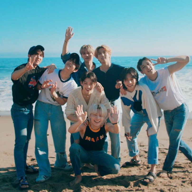 15BusanDistrict's tweet photo. [HAPPY STAY DAY GIVEAWAY]

- Choosing 3 winners (Get a chance to win sealed albums, official PCs, etc!!!)
- Retweet &amp; like this tweet
- Ends 08/01 8:08 PM! 
- PH only

Forever with @Stray_Kids 🥹💙

#LoveSTAY4ever
#너희곁에_STAY한지_4년 https://t.co/pDnbg6QNrr