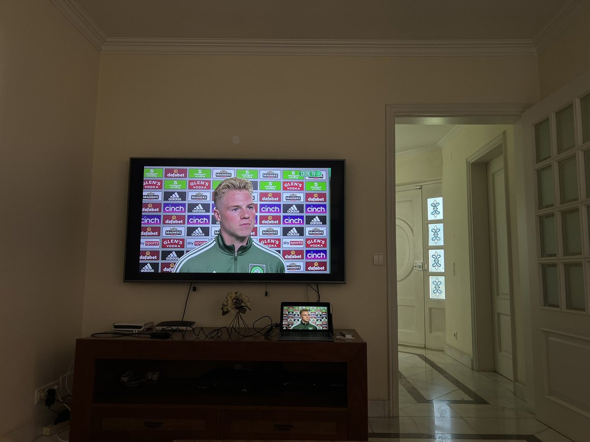 Hooked up!  Hooped up! #wedontstop #flag #fleg #USCeltsOnTour #bhoysforlife #CYBG #greenwhitearmy