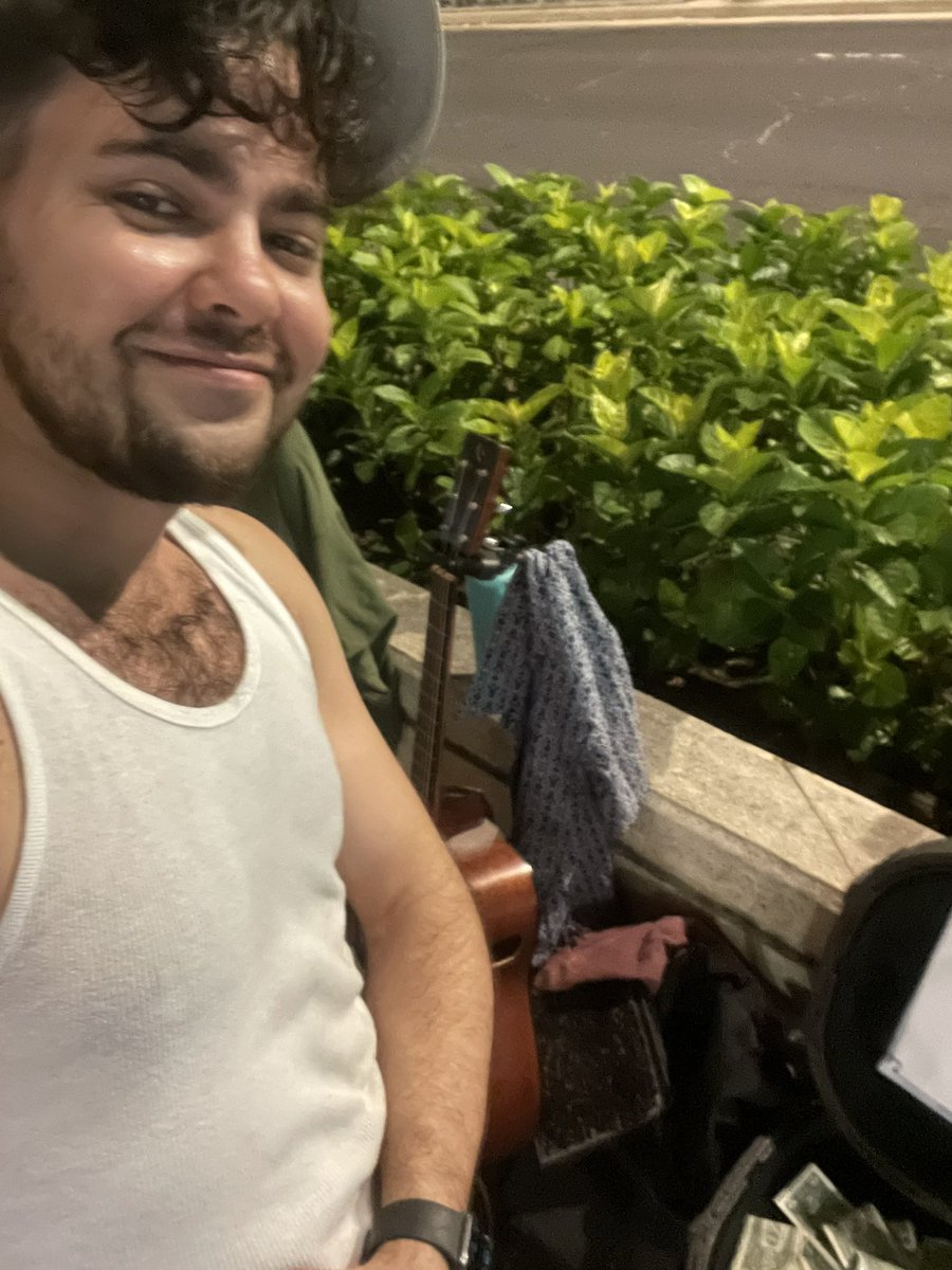 billysage5's tweet photo. The street is the only gig you can’t get fired from :) and it pays more in love! https://t.co/JYOdWyQVC1
