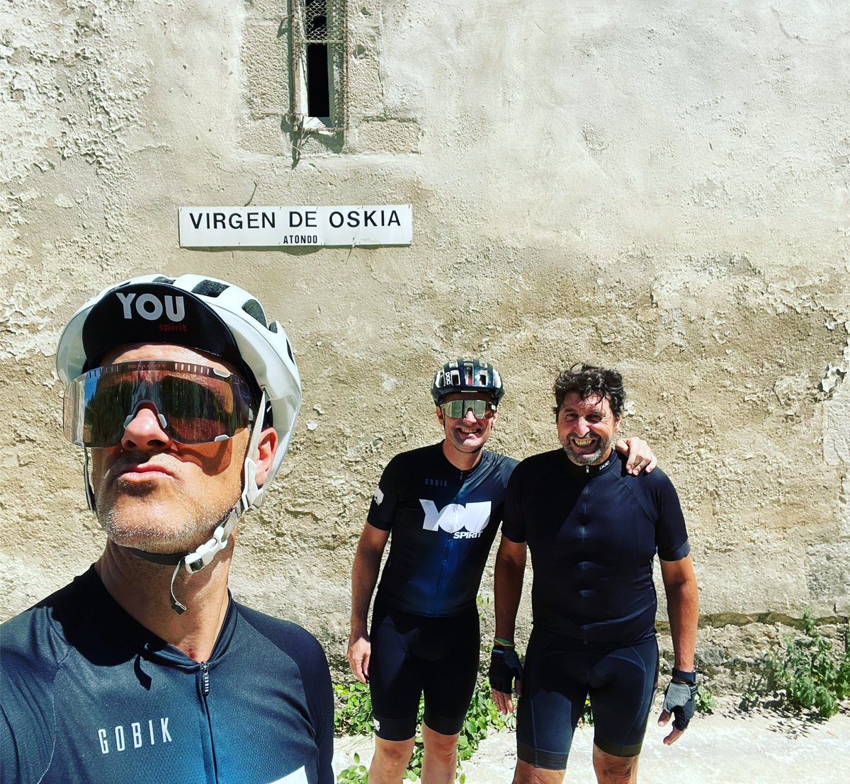 ECEQUIEL_'s tweet photo. Bici, sol y charleta con el @ramon2602 y el @iremacha75 #10VE #YOUspirit https://t.co/MSsy82EpXP