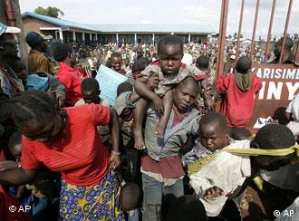 OMwillow's tweet photo. Maefu ya watoto wameachwa bila ya makazi huko mashariki mwa Jamhuri ya Kidemokrasia ya Congo, eneo ambalo jeshi la taifa linakabiliana na waasi wa M23. https://t.co/CbI8pzptGZ