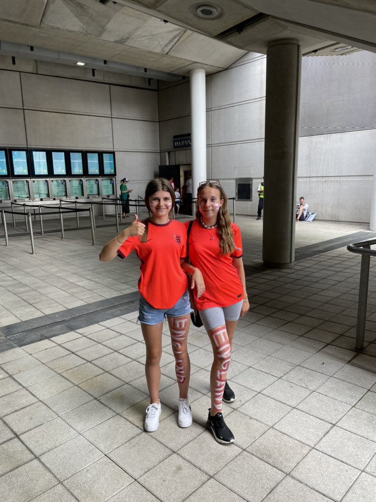 markthg's tweet image. #WEURO2022