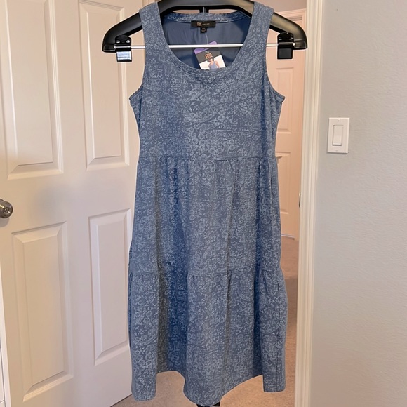 skygirllips's tweet photo. So good I had to share! Check out all the items I'm loving on @Poshmarkapp #poshmark #fashion #style #shopmycloset #katespade #boden #frye: https://t.co/srIqYbGJLH https://t.co/rotdQIHZgg