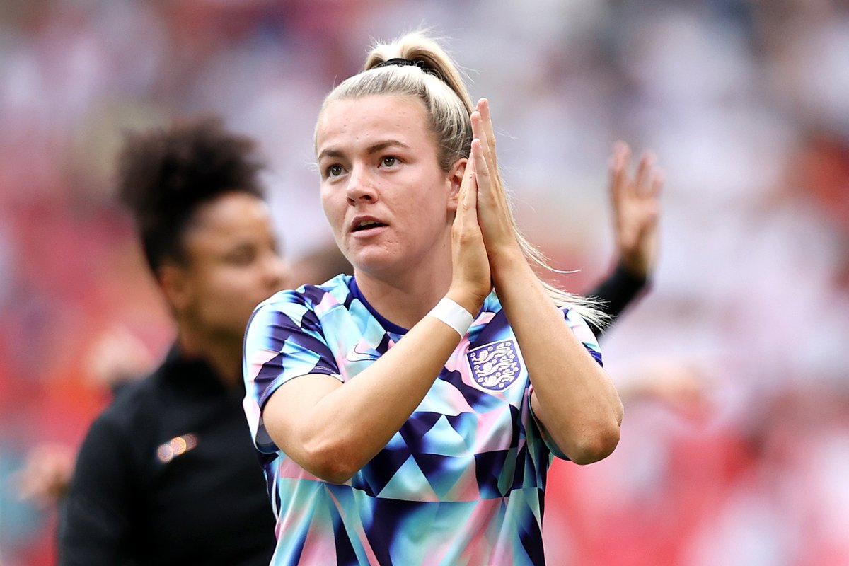 WEURO's tweet photo. 🏴󠁧󠁢󠁥󠁮󠁧󠁿 That 𝗳𝗶𝗻𝗮𝗹 feeling 😀

#WEURO2022 | #ENG https://t.co/Lx0eXgX84F