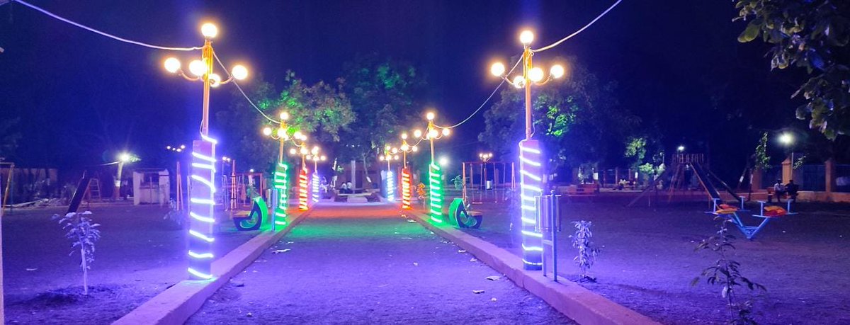 Gpvadia1's tweet photo. અમરેલી જિલ્લાના કુંકાવાવ વડીયા તાલુકાના વડિયા ગામે ગ્રામ પંચાયત સંચાલિત બગીચાને વર્ષો થી બંધ હાલતમાં રહેલ  સરપંચશ્રી વડિયા અને ગ્રા.પ દ્વારા ગામના દાતાઓશ્રી ના સહયોગ, લોકભાગીદારીથી  ફરી શરૂ કરવામાં આવેલ છે.@CollectorAmr @ddoamreli @DhavalLimbasiy5 @MamlatdarVadiya @tcmamreli https://t.co/YqbBRLtTEo