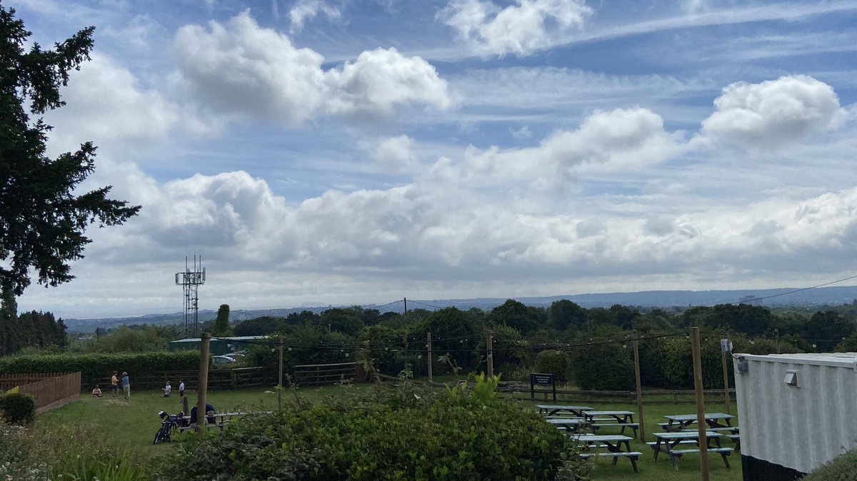 Sunday dinner at <a href="/TyMawrCardiff/">Ty Mawr</a>, nice. Best views in Cardiff.