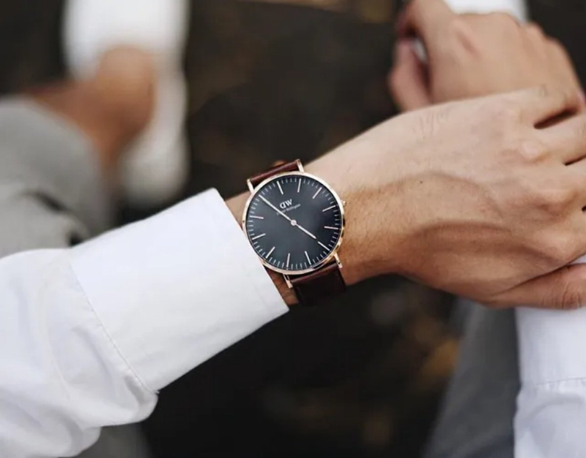 saatshab's tweet photo. ولی ساعت دنیل ولینگتون با بند چرم یه چیز دیگس😍
#ساعت #دنیل_ولینگتون #DanielWellington https://t.co/d0erijTuSY