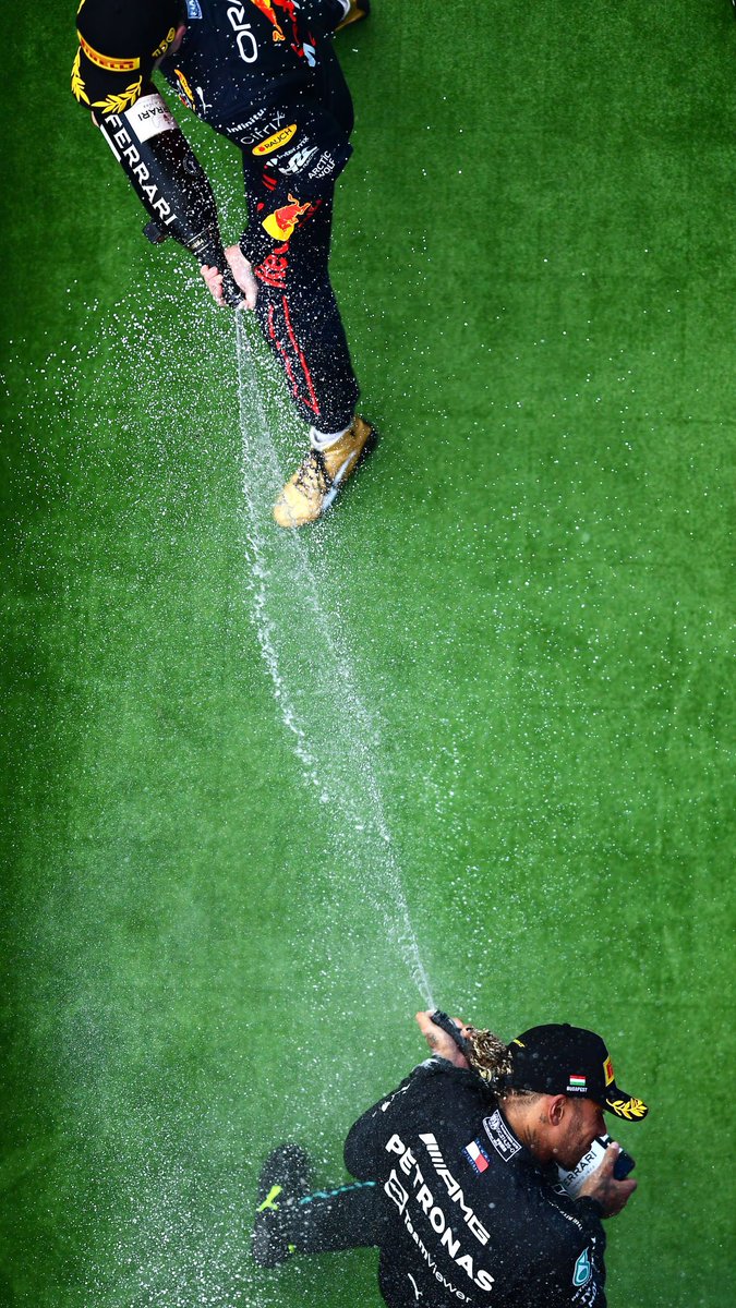 okay but this picture🥵