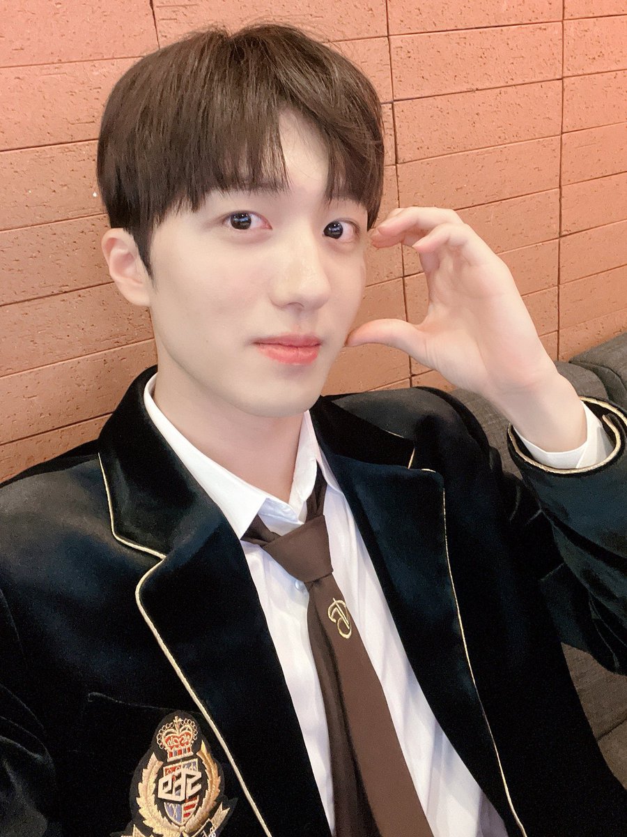 SF9_UNIFILES's tweet photo. [🪐📂220801] FNS SF9 😇 #찬희 #CHANI    

Fantasy, the selfies

#SF9 #KANGCHANI #깅찬희 https://t.co/i0lVNSXzWE