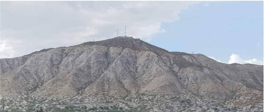 AcleddHaiti's tweet photo. Depuis la ville de Gonaïves, un groupe de jeunes ambitionnent de rendre verdoyants les mornes Biénac et Gatereau. Deux mornes très connus de la ville des Gonaïves qui sont actuellement dénudés 1/2 https://t.co/Ro2mE1Iufv