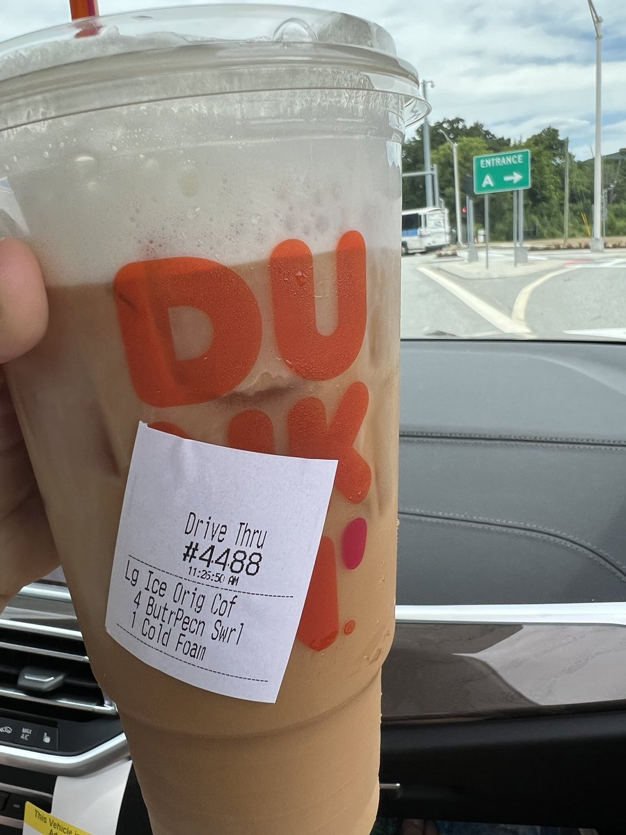 blackmaek's tweet photo. Me: can I please get an ice butter pecan late with brown sugar cold foam?Dunkin:sure💀 ** I give up! I tried this so many times in different locations. Not only I don’t get what I order, they cannot even make their signature drink right. @dunkindonuts #americanrunsonstarbucks https://t.co/4uMvsfUqq2