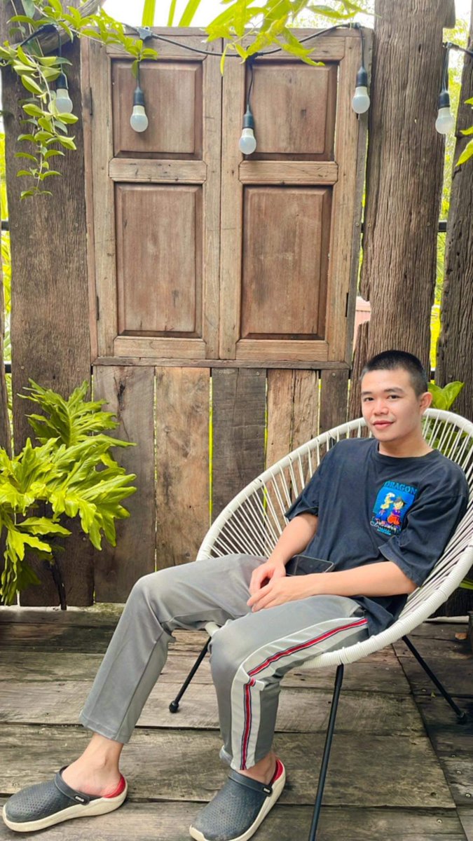 cheerlor's tweet photo. #โสด คนข้างไม่มี มีเเต่หนี้สิ้น #cheerlor #นายสิบ https://t.co/Ls3kMHS8gV