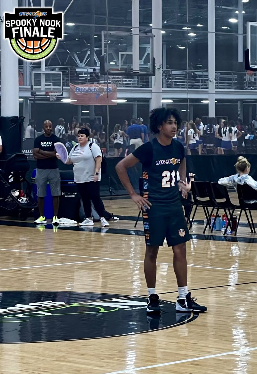 BIG SH🏀TS tweet media