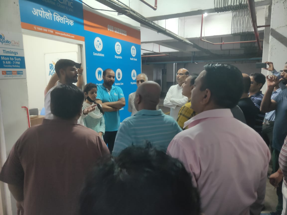 SeasonsSevaSang's tweet photo. Much awaited Dispensary finally opened in our society today (Paras Seasons, after 6 years). Thanks to Apollo and Paras management for making this happen.Special thanks to residents for consistent  follow up ! @CeoNoida hope such clinic can be made mandatory in all societies. https://t.co/tXXFYUXrYG