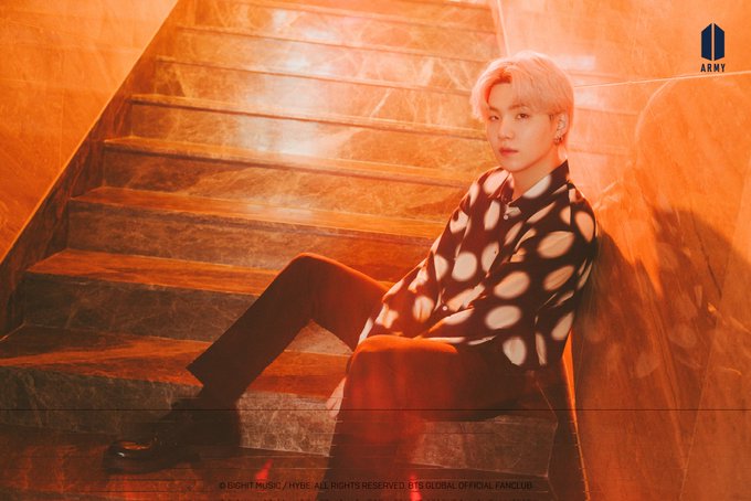 cjh_hunter's tweet photo. #MinYoongi !? So #refulgent lately, he's *hard to look at...😎🧐 but I do! https://t.co/KPzVbfrdIc