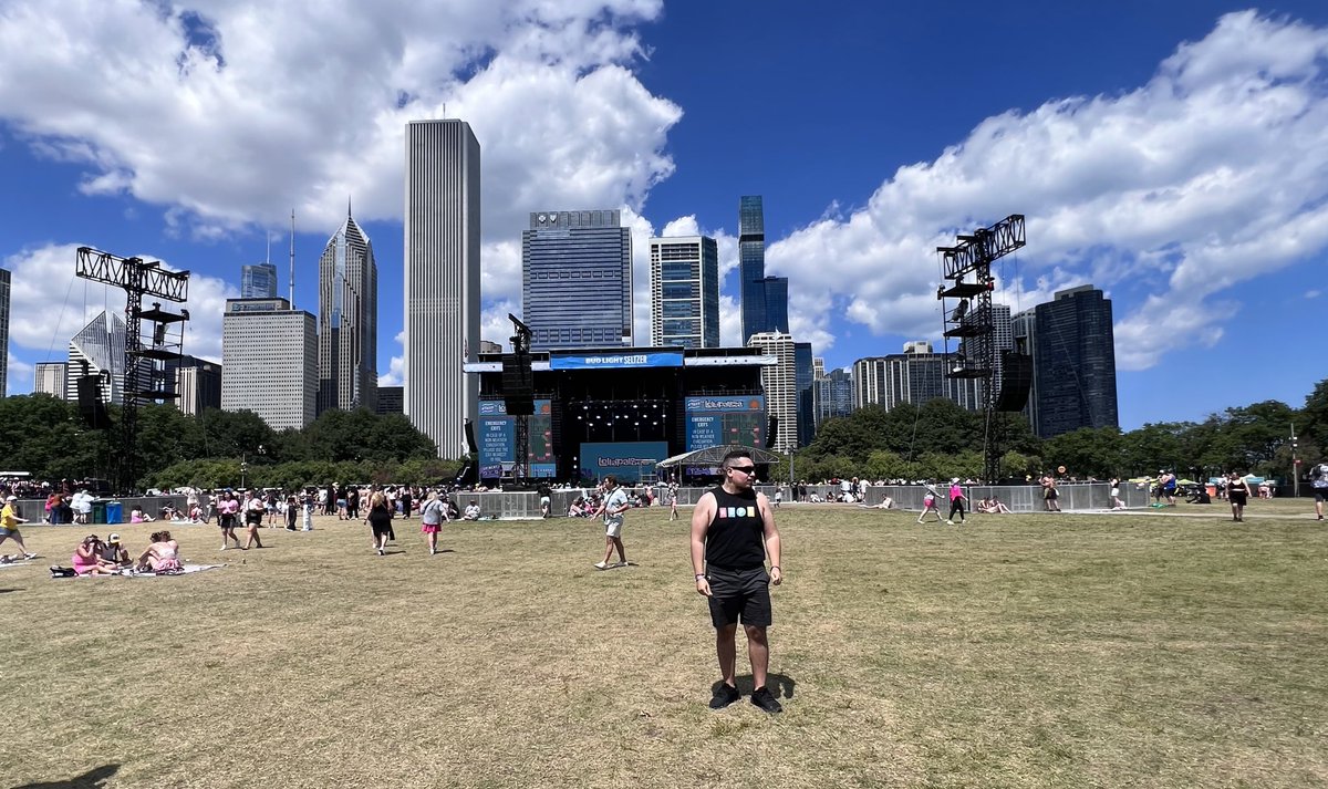 JoseWasHereBye's tweet photo. We’re here! #HOBIPALOOZA https://t.co/GrcEfDRXCj