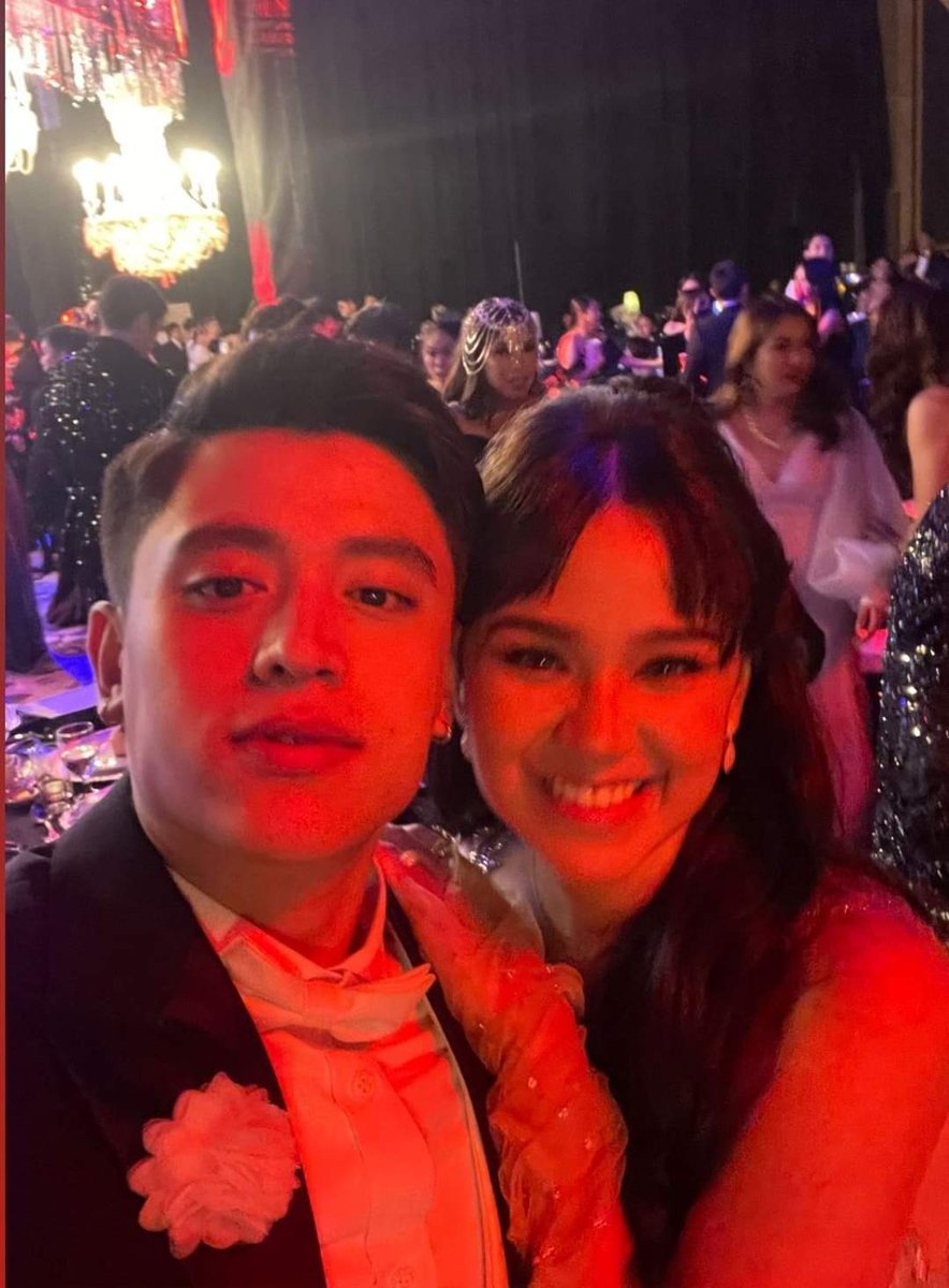 Chef Harvey and Apple in da haws 😍😭🥹
#MiKel 
ctto