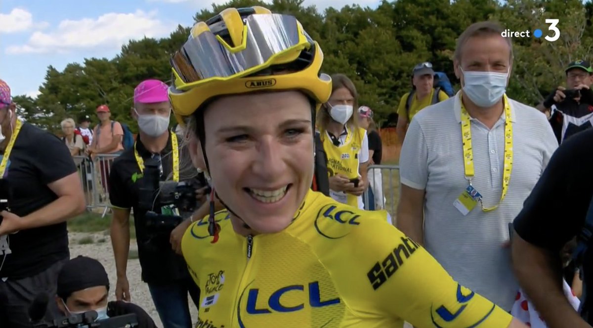 Le 𝘣𝘦𝘢𝘶 sourire de la vainqueur du #TDFF 💛