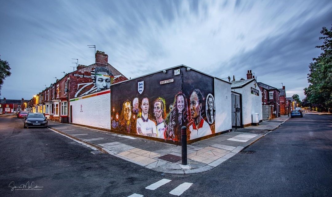 Good luck to the Lionesses! 🏴󠁧󠁢󠁥󠁮󠁧󠁿
#WEURO2022 

🖌️Jillian Johnson, Darlington
📸 Simon McCabe