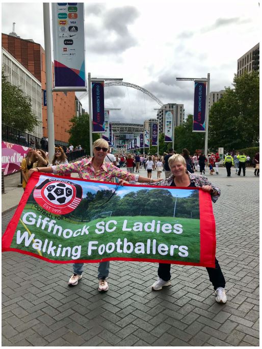 GscWalking's tweet photo. Great to see @ka_HSPO and Babs having a ball at #WEURO2022 
Any other teams with their Walking Football Flags in the crowd?

#fitbadaft
@Giffnock_SC 
@ScotWFootball 
@WalkingFootScot https://t.co/cE6B0Wi5j6