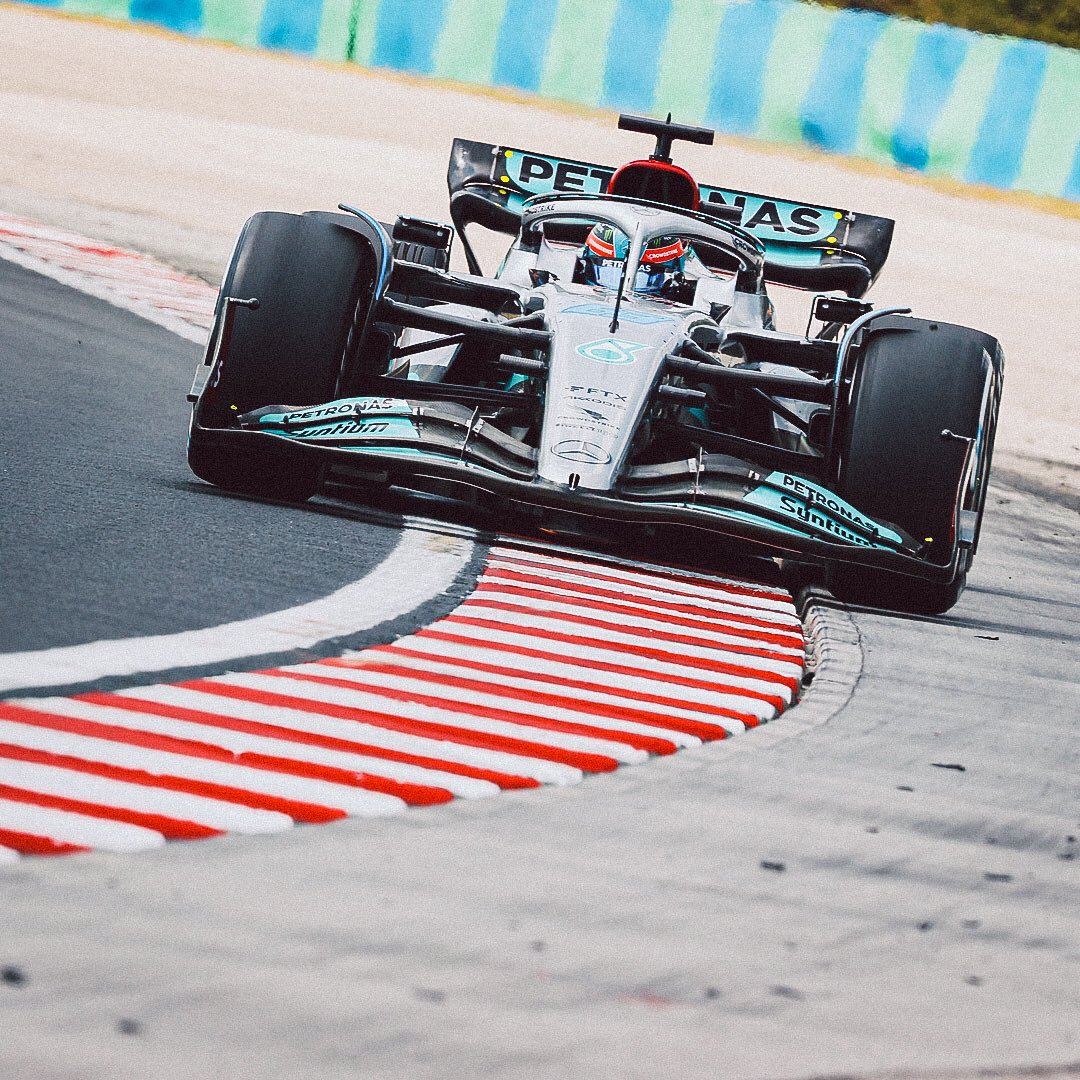 It’s a double podium 🤩🏁 

Lewis and George finish in P2 and P3 at the #HungarianGP to secure a fantastic result for the team. Get in!!! 👏👏👏

<a href="/MercedesAMGF1/">Mercedes-AMG PETRONAS F1 Team</a> #WeLivePerformance #MercedesAMGF1