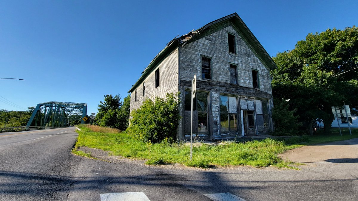 LostAmericana's tweet photo. On the back roads in northern #NewYork. 
#Woodville 
#USPostoffice #USPS #LostAmericana #Smalltowns #ruralAmerica #abandoned https://t.co/jJygFy6nXB
