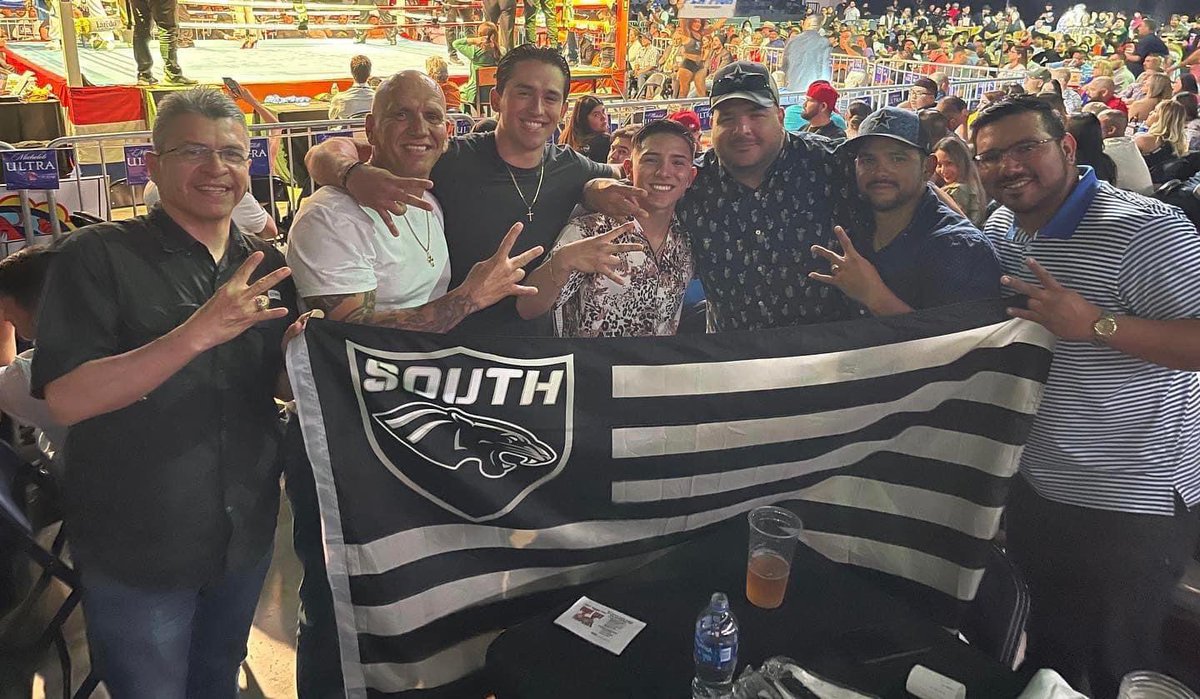 USPanthers's tweet photo. We want to give a huge TNT Panther shoutout to Los Dos Laredos Boxing Gym and Felix “El Gatito” Garcia, on bringing home a WIN and improving to 3-0🏆 Felix chose to represent South during his walkout, sporting this season’s new football jersey⚡️🏆

#SOUTHSIDE
#TEAMGATITO
#1OVE https://t.co/y9L9F348Mv