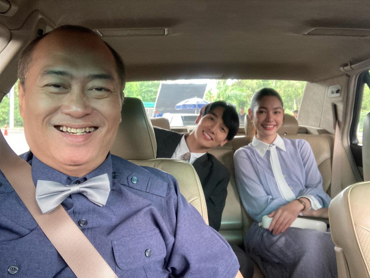 kongthap_home's tweet photo. 31/7/65 ท่านประธานปลอมตัวมาขับรถครับ😛💙

@kongthappp  @mintt_r 
#mintranch #มิ้นท์รัญชน์รวี
#kongthappeak #กองทัพพีค
#ocean #픽 #王阳情
#ดุจอัปสร #อศิรจุฑาเทพ
#ดุจอัปสรเทวพรหม #dujapsorn
#ดวงใจเทวพรหม
#ch3thailand #ch3plus
#kongthap_home
#alwaysupportpeak

cr.rug_satdha ❤️🙏🏻 https://t.co/sEw4O6zxZa