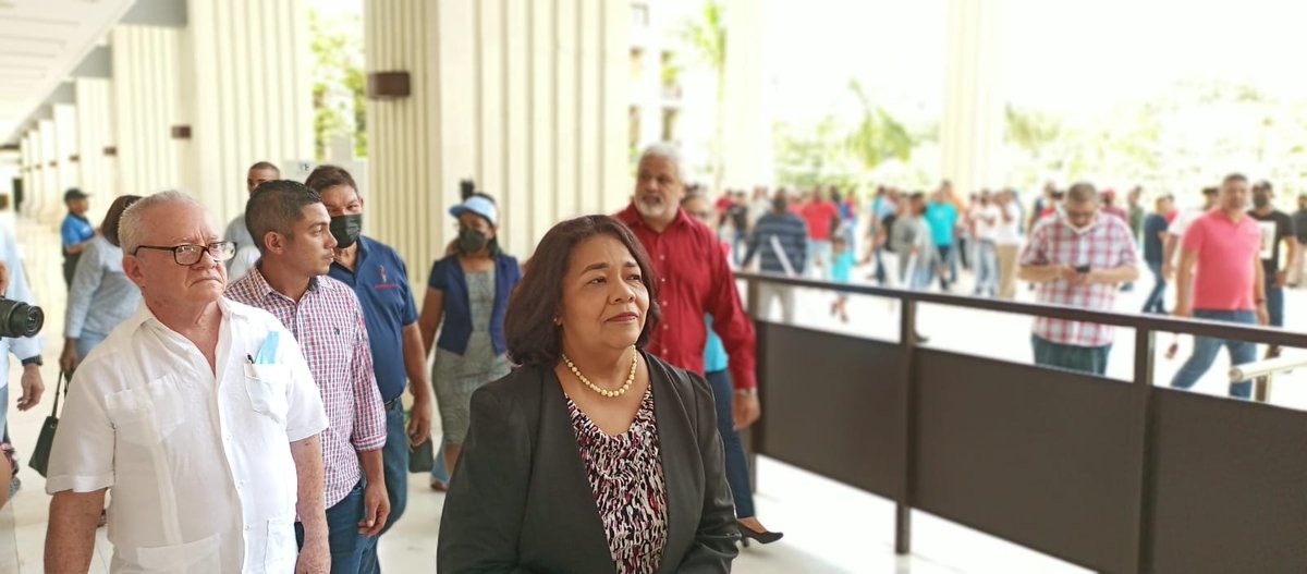 SuntracsPanama's tweet photo. Una opción recorre  los corazones del honesto y trabajador pueblo panameño.
Es @MaribelGordonC_ 
La #OpciónCorrecta ☑️ https://t.co/uPHCIK9eGJ
